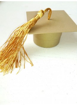 Кутийка за подаръче за абитуриентски бал - шапка в златно